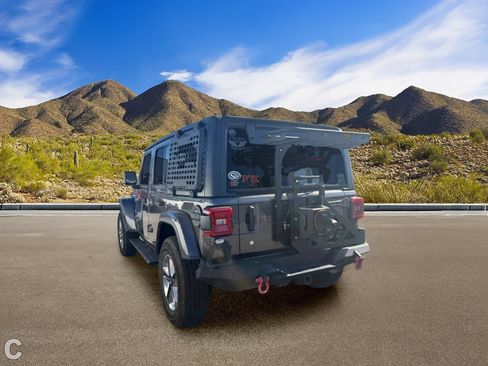 Used 2019 Jeep Wrangler Unlimited Sahara AWD/4WD image 3