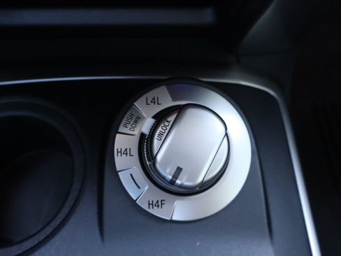 Used 2024 Toyota 4Runner Limited AWD/4WD image 32