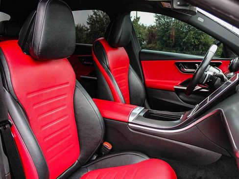 Used 2023 Mercedes-Benz C 300 Sedan image 15