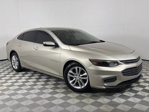 Used 2016 Chevrolet Malibu LT image 2