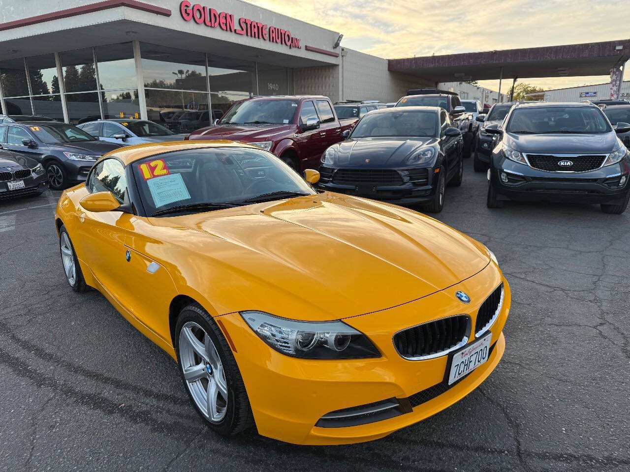 Used 2012 BMW Z4 sDrive28i w/ Exclusive Citrus Yellow Pkg RWD image 19