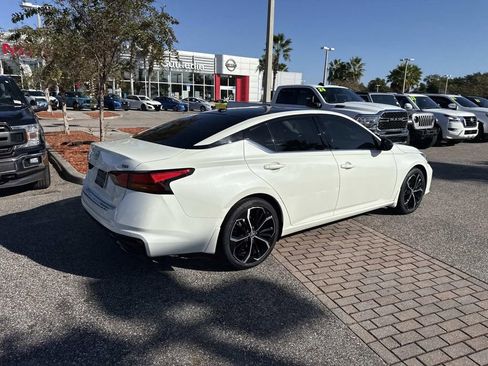 Certified 2023 Nissan Altima 2.5 SR image 4