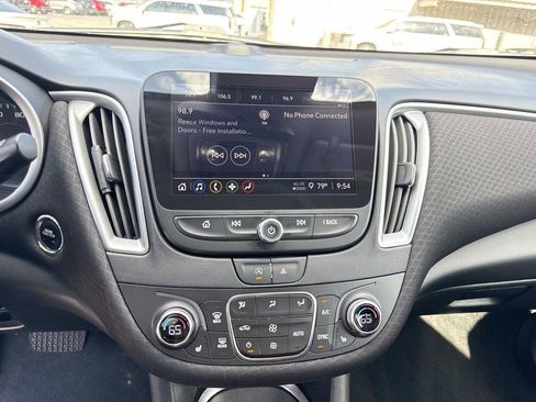 Used 2022 Chevrolet Malibu LT FWD image 22