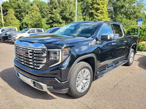 Used 2024 GMC Sierra 1500 Denali RWD image 2