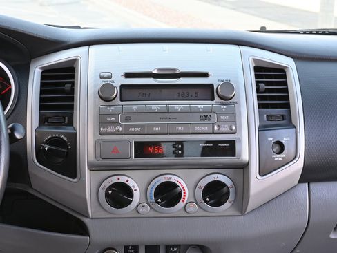 Used 2010 Toyota Tacoma 4x4 Access Cab V6 image 21
