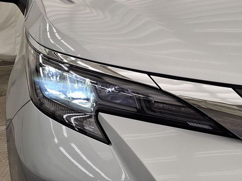 Used 2024 Toyota Sienna LE FWD image 30