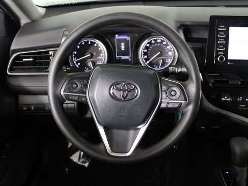 Used 2022 Toyota Camry LE FWD image 9