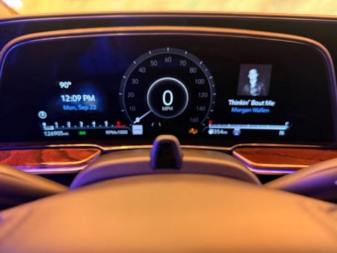 Used 2021 Cadillac Escalade ESV Sport Platinum image 22