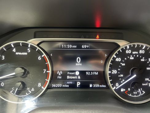 Used 2025 Nissan Rogue SV AWD/4WD image 15