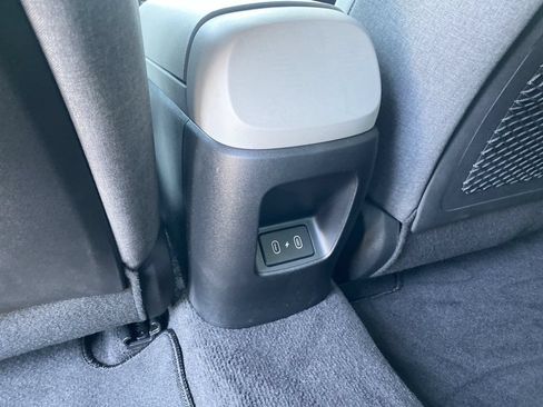 Certified 2024 Hyundai Elantra Limited FWD image 32