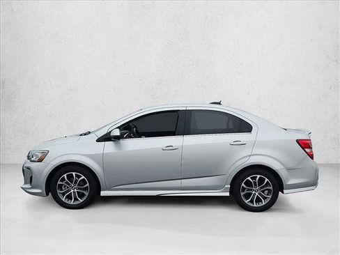 Used 2017 Chevrolet Sonic LT w/ Convenience Package image 9