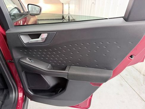 Used 2020 Ford Escape SE FWD image 39