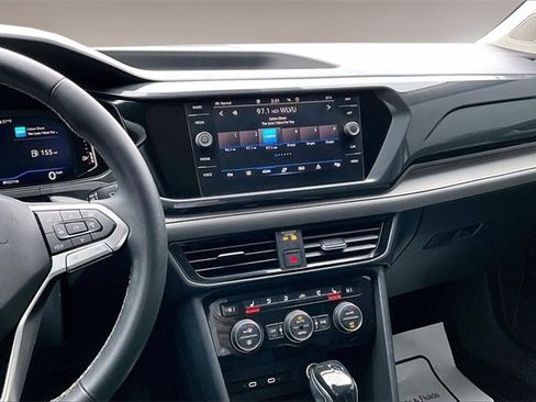 Used 2022 Volkswagen Taos SEL image 9