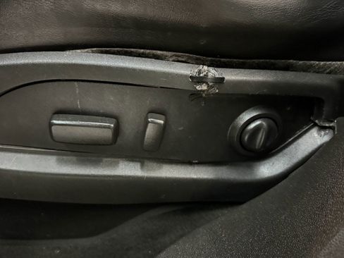 Used 2013 GMC Acadia Denali image 28