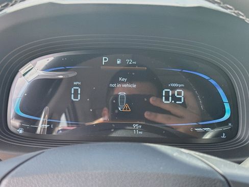New 2026 Hyundai Venue SEL FWD image 9