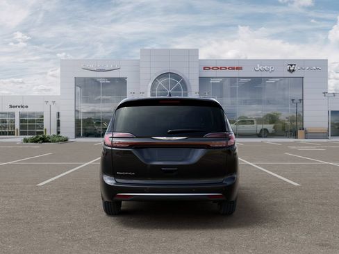 New 2026 Chrysler Pacifica Select FWD image 8