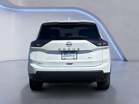 Used 2024 Nissan Rogue SV image 4