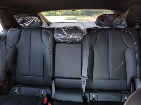 New 2026 Cadillac Lyriq V w/ LPO, Bronce Accent Package image 22