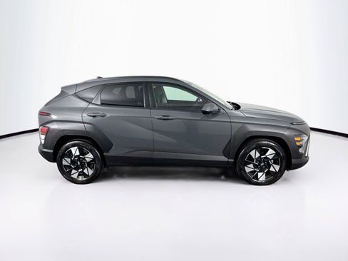 Used 2025 Hyundai Kona SEL FWD image 8