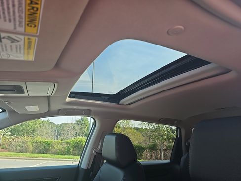 Used 2025 Honda CR-V EX-L image 27