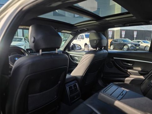 Used 2017 BMW 330i xDrive Wagon AWD/4WD image 18