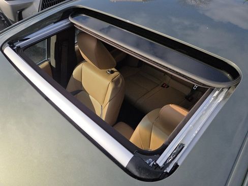 Used 2020 Lexus ES 300h w/ Premium Package image 8