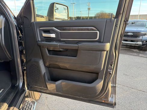 Used 2024 RAM 3500 Big Horn image 22