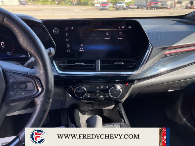 Used 2025 Chevrolet Trax RS w/ Driver Confidence Package FWD image 17