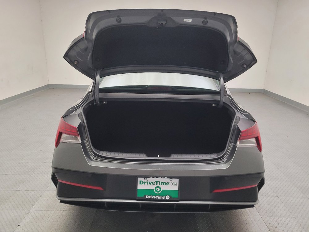 Used 2025 Hyundai Elantra SEL FWD image 29