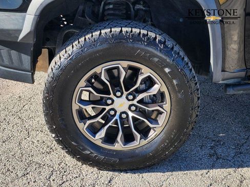 Used 2019 Chevrolet Colorado ZR2 image 13