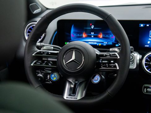 New 2026 Mercedes-Benz GLB 35 AMG 4MATIC image 11