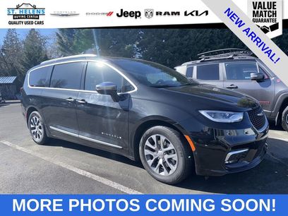 Used 2023 Chrysler Pacifica Pinnacle