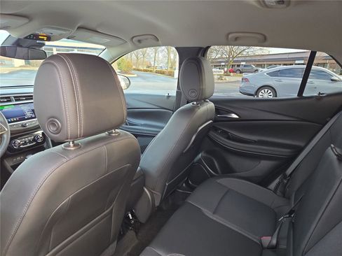 Used 2023 Buick Encore GX Select w/ Sport Touring Package image 23