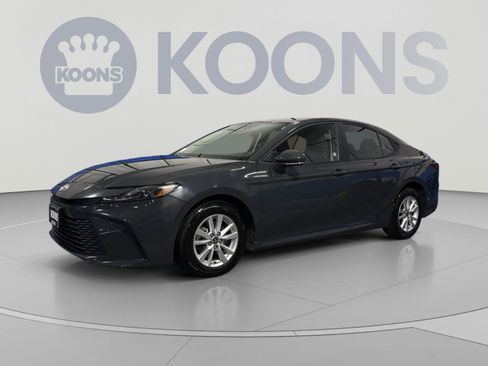 Used 2025 Toyota Camry LE FWD image 1
