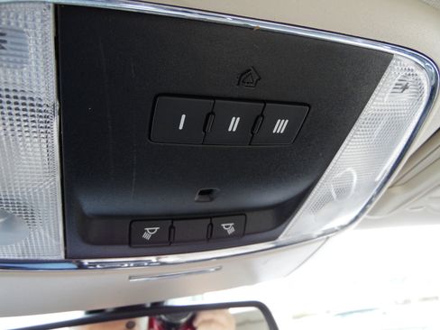 Used 2019 Chrysler 300 Limited image 38