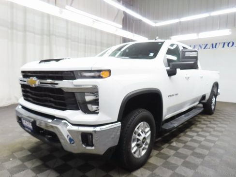 Used 2025 Chevrolet Silverado 2500 LT w/ Convenience Package image 6