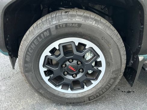 New 2026 Toyota 4Runner TRD Off-Road Premium w/ Tow Technology Package AWD/4WD image 28