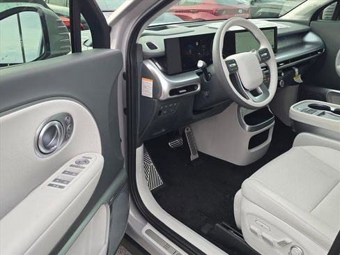 New 2026 Hyundai Ioniq 9 Calligraphy image 10