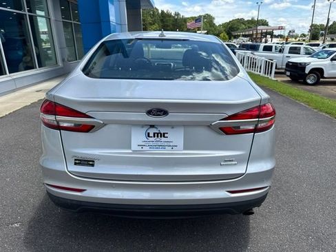 Used 2019 Ford Fusion SE FWD image 5