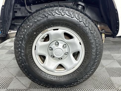 Used 2021 Toyota Tacoma SR image 29