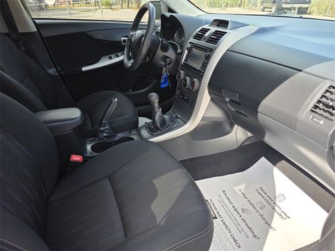 Used 2013 Toyota Corolla LE image 13