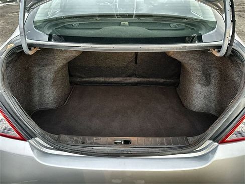 Used 2017 Nissan Versa SV image 19