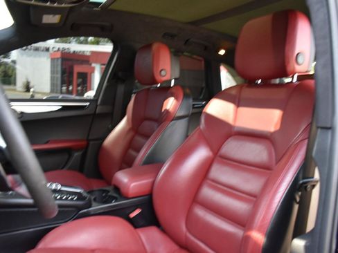 Used 2016 Porsche Macan Turbo AWD/4WD image 22