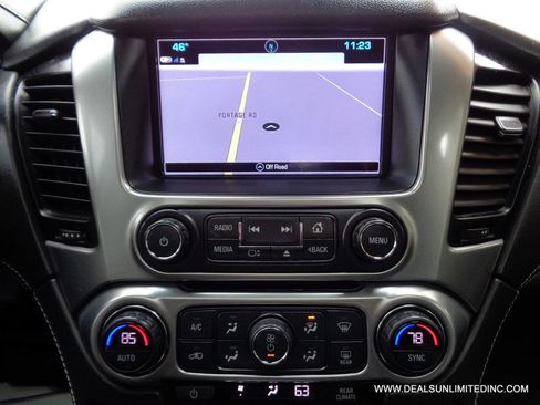 Used 2020 Chevrolet Suburban LT image 15