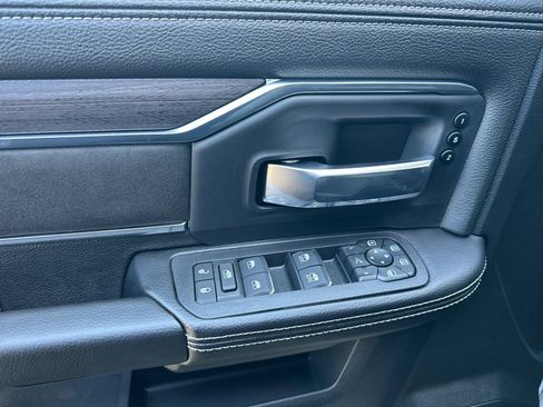 New 2026 RAM 2500 Laramie AWD/4WD image 10