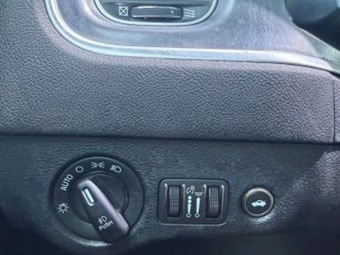Used 2019 Dodge Charger SXT AWD/4WD image 22