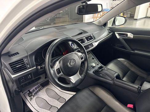 Used 2013 Lexus CT 200h w/ Premium Pkg w/Navigation image 9
