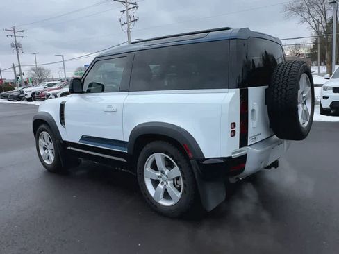 Used 2025 Land Rover Defender 90 S image 6