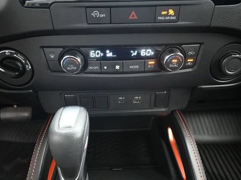 Used 2024 Nissan Frontier PRO-4X w/ Off-Road Protection Package AWD/4WD image 19