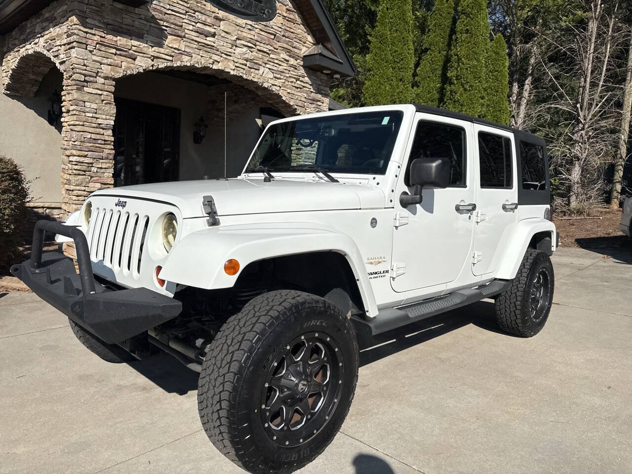 Used 2013 Jeep Wrangler Unlimited Sahara w/ Dual Top Group AWD/4WD image 2